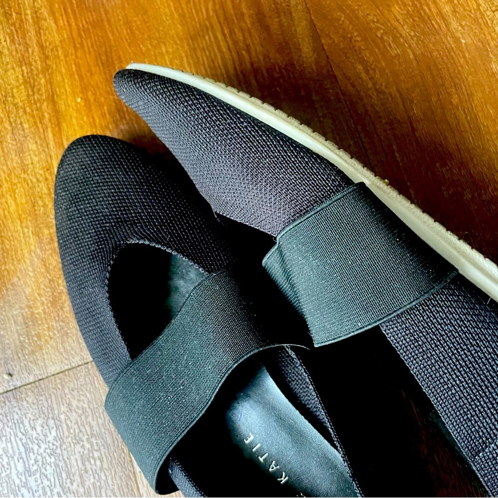 Kelly & Katie 🖤 flat shoes